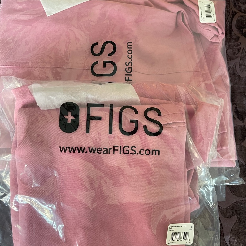 Figs Chalk Pink Casma Top( Med) Kade pant(Lar)
